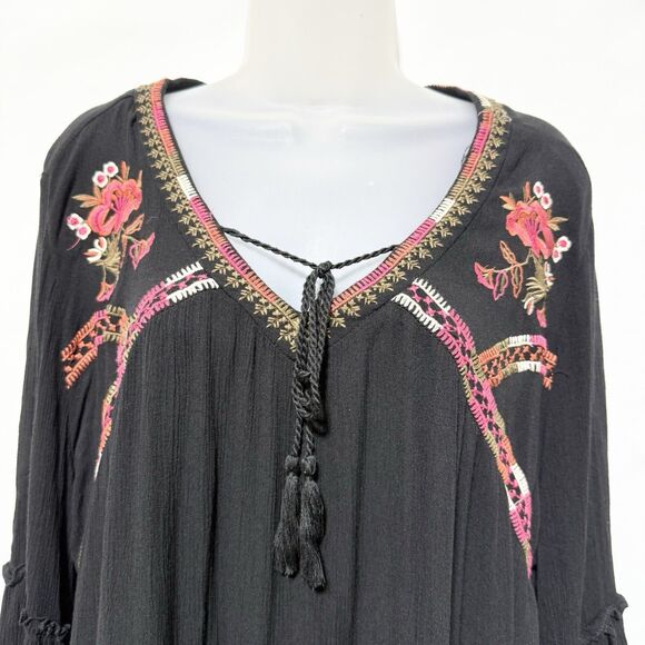 Umgee USA Blouse Womens Sz 1XL Black Floral Embroidered Bell Sleeve Whimsigoth - Picture 2 of 9
